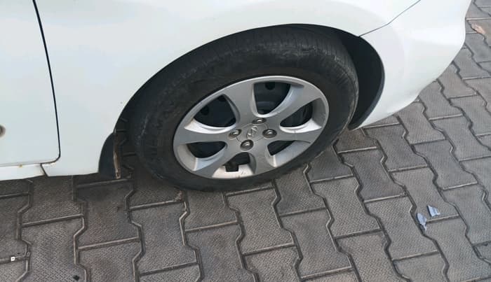 2012 Hyundai Verna FLUIDIC 1.4 CRDI, Diesel, Manual, 65,009 km, tyre