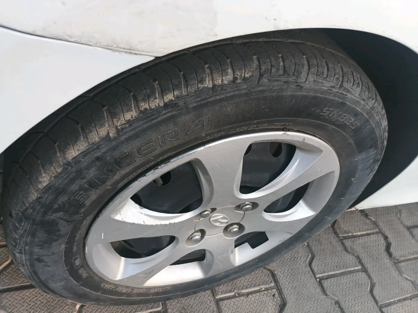 2012 Hyundai Verna FLUIDIC 1.4 CRDI, Diesel, Manual, 65,009 km, tyre