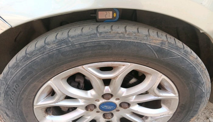 2014 Ford Ecosport TITANIUM 1.5L DIESEL (OPT), Diesel, Manual, 1,16,105 km, tyre