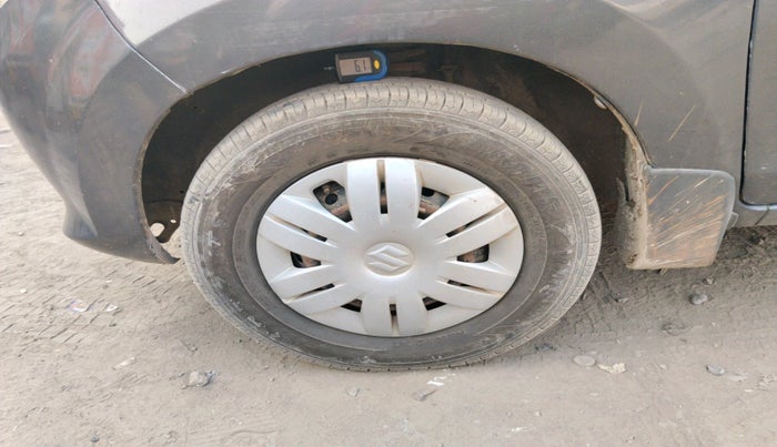 2014 Maruti Alto 800 LXI, Petrol, Manual, 1,81,327 km, tyre