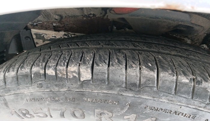 2009 Hyundai Verna XXI, Petrol, Manual, 1,16,351 km, tyre