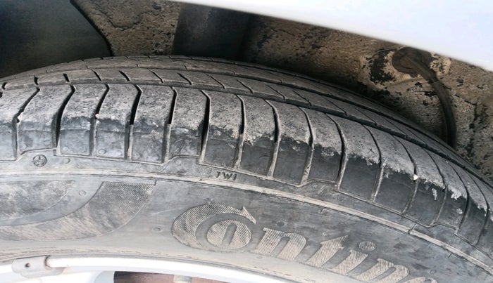 2009 Hyundai Verna XXI, Petrol, Manual, 1,16,351 km, tyre