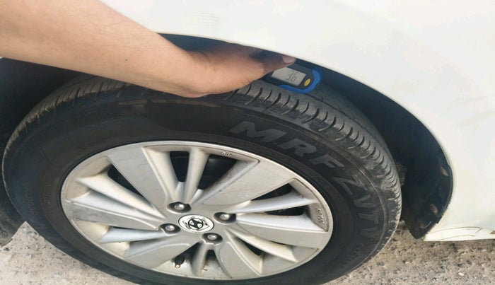 2017 Hyundai Elite i20 ASTA 1.4 CRDI (O), Diesel, Manual, 1,42,720 km, tyre