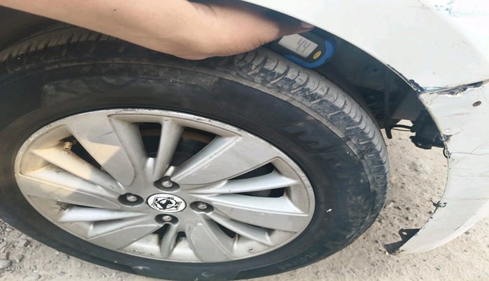 2017 Hyundai Elite i20 ASTA 1.4 CRDI (O), Diesel, Manual, 1,42,720 km, tyre