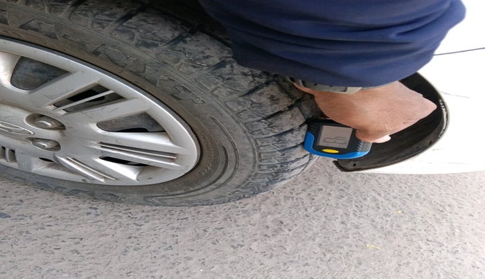 2011 Hyundai Santro Xing GLS, Petrol, Manual, 52,590 km, tyre