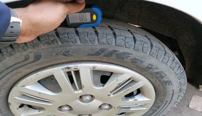 2011 Hyundai Santro Xing GLS, Petrol, Manual, 52,590 km, tyre