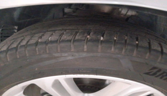 2022 Landrover RANGE ROVER VELAR S R-DYNAMIC 2.0  DIESEL 180, Diesel, Automatic, 44,977 km, tyre