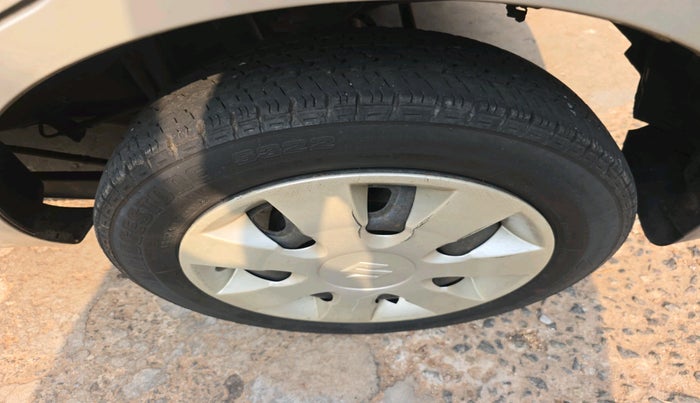 2015 Maruti Alto K10 VXI, Petrol, Manual, 32,435 km, tyre