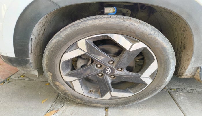 2022 Hyundai ALCAZAR PLATINUM 2.0 MT 7STR, Petrol, Manual, 29,941 km, tyre