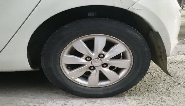 2013 Hyundai i20 ASTA 1.4 CRDI, Diesel, Manual, 92,907 km, tyre