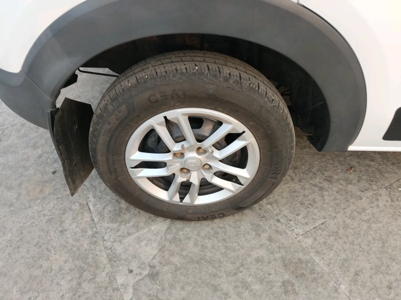 2019 Renault TRIBER RXL MT, Petrol, Manual, 20,282 km, tyre