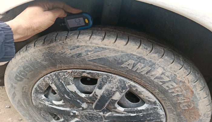 2013 Skoda Rapid AMBITION 1.6 MPI MT, Petrol, Manual, 73,423 km, tyre