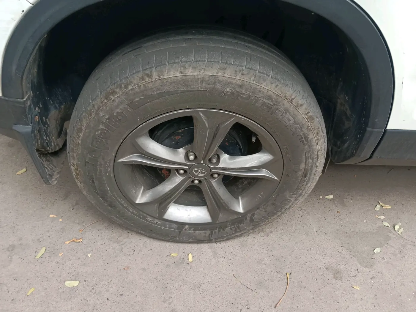 2021 Tata Harrier XT 2.0L KRYOTEC, Diesel, Manual, 48,015 km, tyre