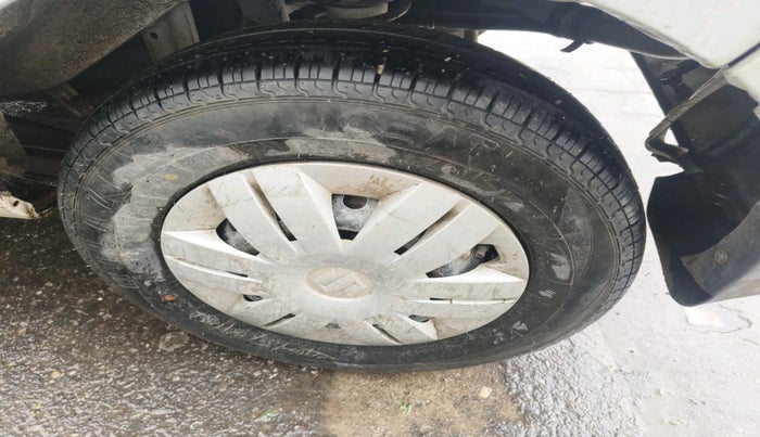 2022 Maruti Alto VXI, Petrol, Manual, 1,17,741 km, tyre