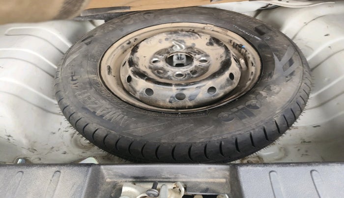 2022 Maruti Alto VXI, Petrol, Manual, 1,17,741 km, tyre