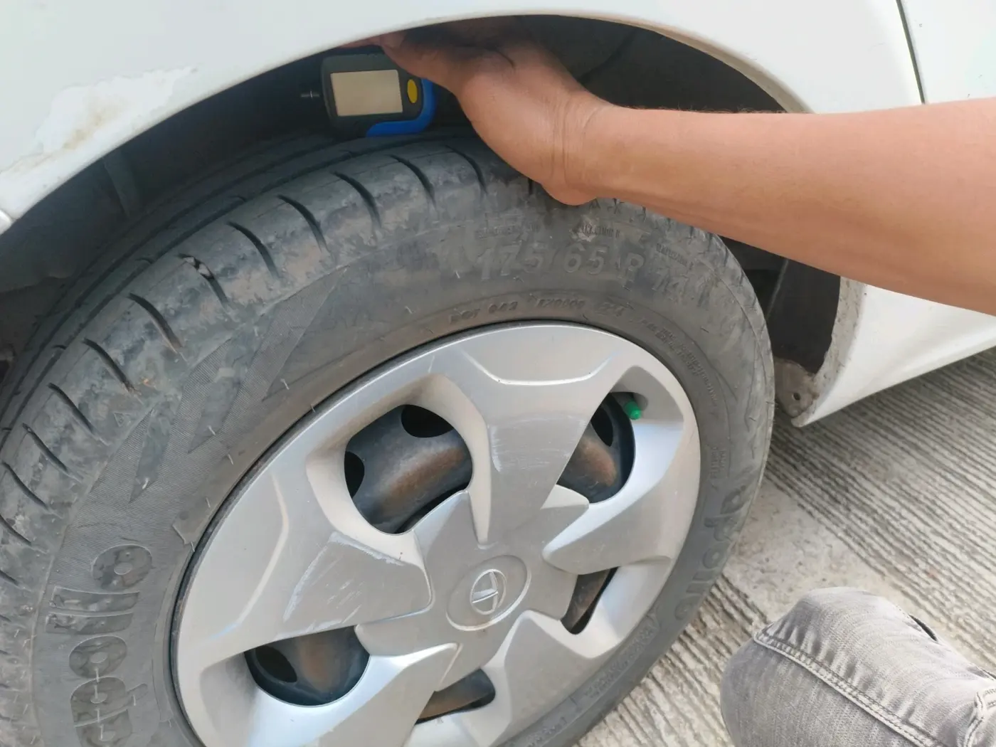 2021 Tata Tiago XT PETROL, Petrol, Manual, 1,14,665 km, tyre