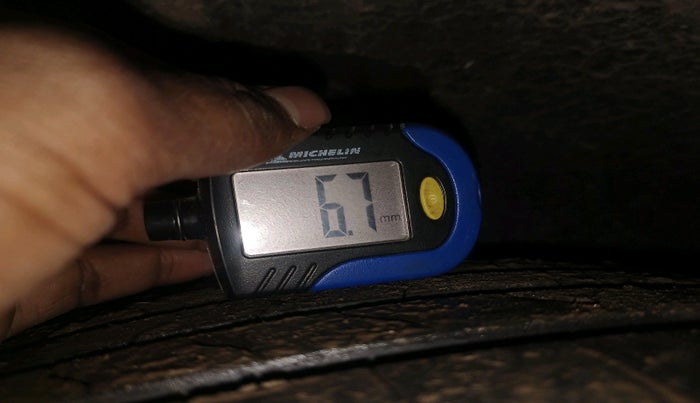 2023 KIA CARENS LUXURY PLUS 1.5 TURBO PETROL DCT 7 STR, Petrol, Automatic, 18,684 km, tyre