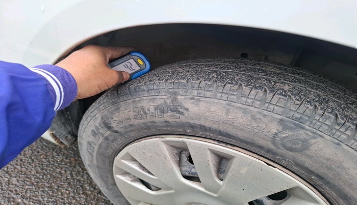 2012 Maruti Swift VXI, Petrol, Manual, 30,513 km, tyre