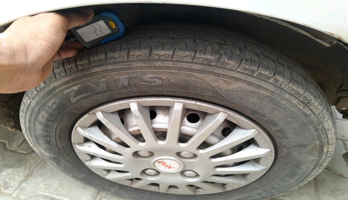 2017 Maruti Alto 800 STD, Petrol, Manual, 76,762 km, tyre