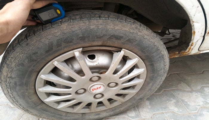 2017 Maruti Alto 800 STD, Petrol, Manual, 76,762 km, tyre