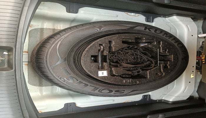 2017 Hyundai Creta E PLUS 1.6 PETROL, Petrol, Manual, 90,547 km, tyre