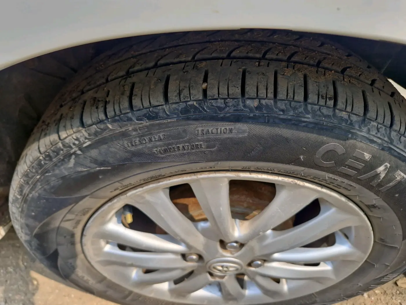 2012 Toyota Etios VD, Diesel, Manual, 1,86,861 km, tyre