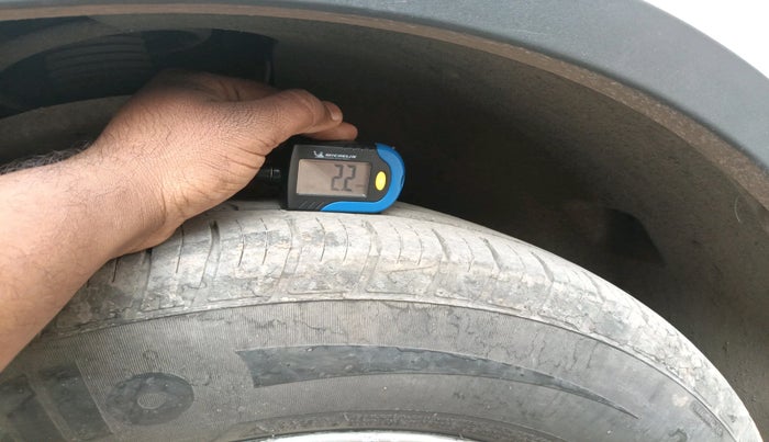 2012 Mahindra XUV500 W8, Diesel, Manual, 1,18,420 km, tyre