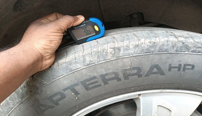 2012 Mahindra XUV500 W8, Diesel, Manual, 1,18,420 km, tyre