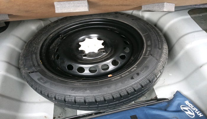 2017 Hyundai Xcent SX 1.2, Petrol, Manual, 44,640 km, tyre