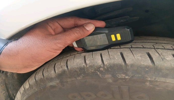 2012 Maruti Swift ZDI, Diesel, Manual, 1,46,380 km, tyre