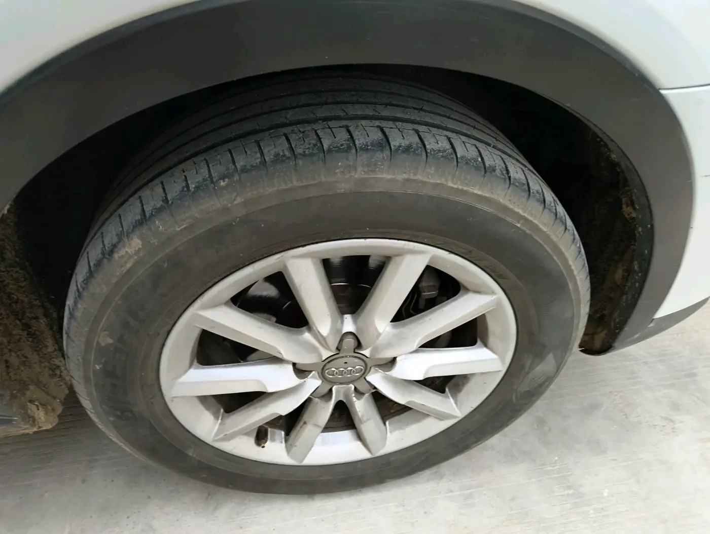 2012 Audi Q3 2.0 TDI QUATTRO, Diesel, Automatic, 1,20,936 km, tyre