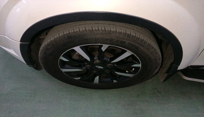 2019 Mahindra XUV500 W11, Diesel, Manual, 1,19,588 km, tyre