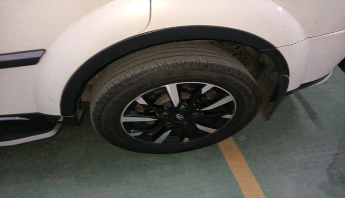 2019 Mahindra XUV500 W11, Diesel, Manual, 1,19,588 km, tyre