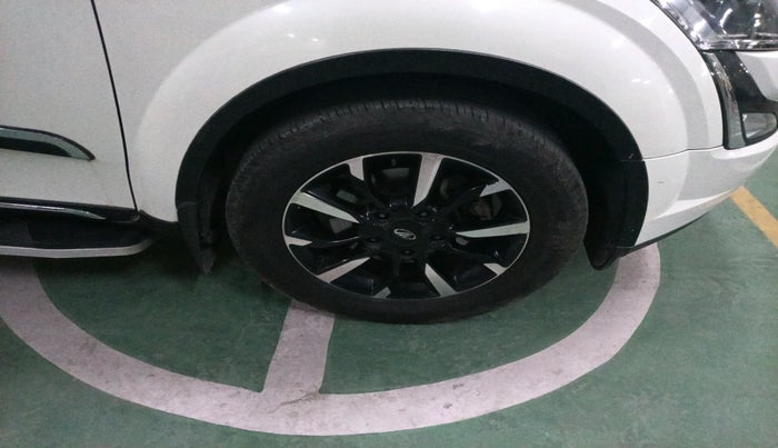 2019 Mahindra XUV500 W11, Diesel, Manual, 1,19,588 km, tyre