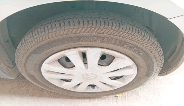 2014 Maruti Swift Dzire VXI, Petrol, Manual, 40,249 km, tyre