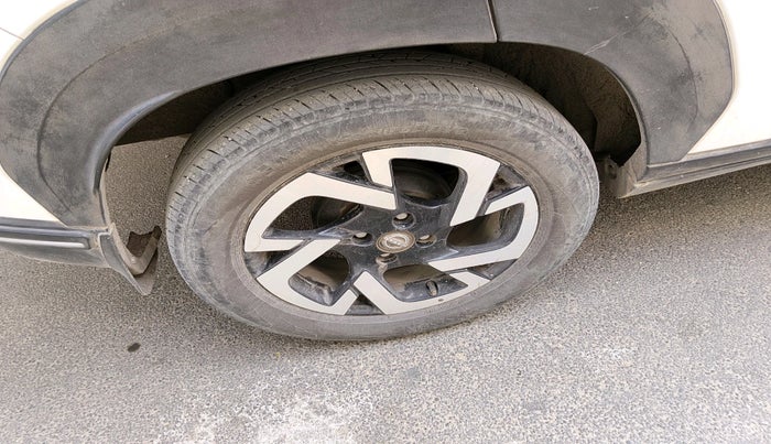 2022 Nissan MAGNITE XV TURBO CVT DUAL TONE, Petrol, Automatic, 35,108 km, tyre