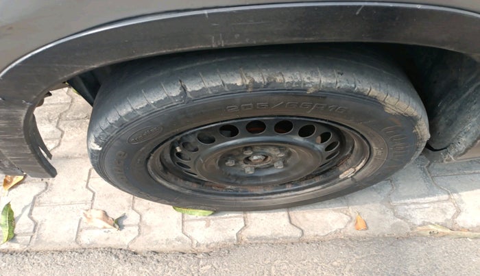 2018 Maruti Vitara Brezza VDI, Diesel, Manual, 1,75,133 km, tyre