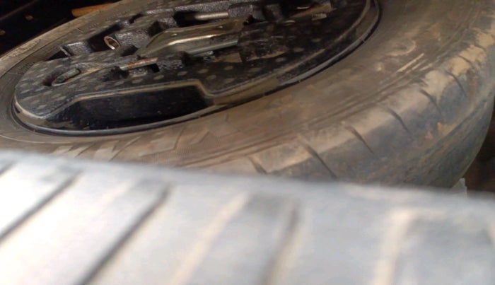 2018 Maruti Vitara Brezza VDI, Diesel, Manual, 1,75,133 km, tyre