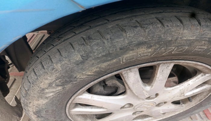 2012 Honda Brio V MT, Petrol, Manual, 59,113 km, tyre