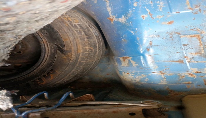 2012 Honda Brio V MT, Petrol, Manual, 59,113 km, tyre