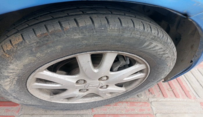 2012 Honda Brio V MT, Petrol, Manual, 59,113 km, tyre