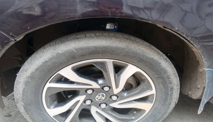 2022 Toyota Innova Crysta 2.7 VX 7 STR, Petrol, Manual, 45,060 km, tyre