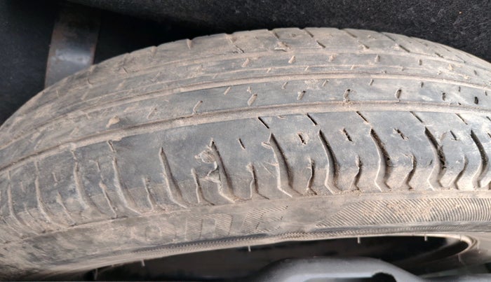 2018 Maruti Swift LXI, CNG, Manual, 66,556 km, tyre