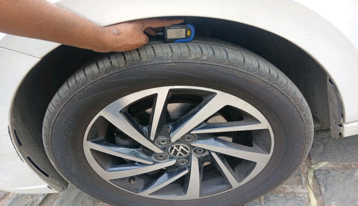 2022 Volkswagen VIRTUS TOPLINE TSI 1.0 AT, Petrol, Automatic, 20,137 km, tyre