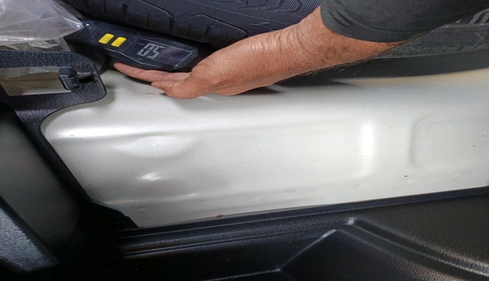 2023 Maruti FRONX ALPHA 1.0L TURBO 6 AT, Petrol, Automatic, 12,748 km, tyre