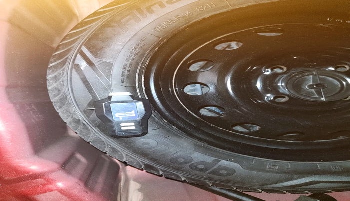 2017 Ford Figo Aspire TITANIUM 1.2 PETROL, Petrol, Manual, 43,997 km, tyre