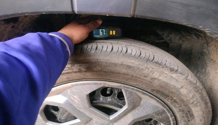 2025 Maruti BREZZA VXI, Petrol, Manual, 5,536 km, tyre