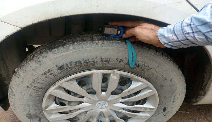 2015 Maruti Swift VXI, CNG, Manual, 96,149 km, tyre