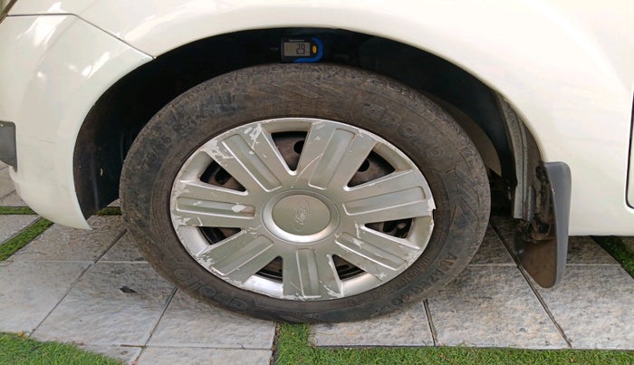 2012 Ford Figo ZXI 1.2 PETROL, Petrol, Manual, 65,450 km, tyre