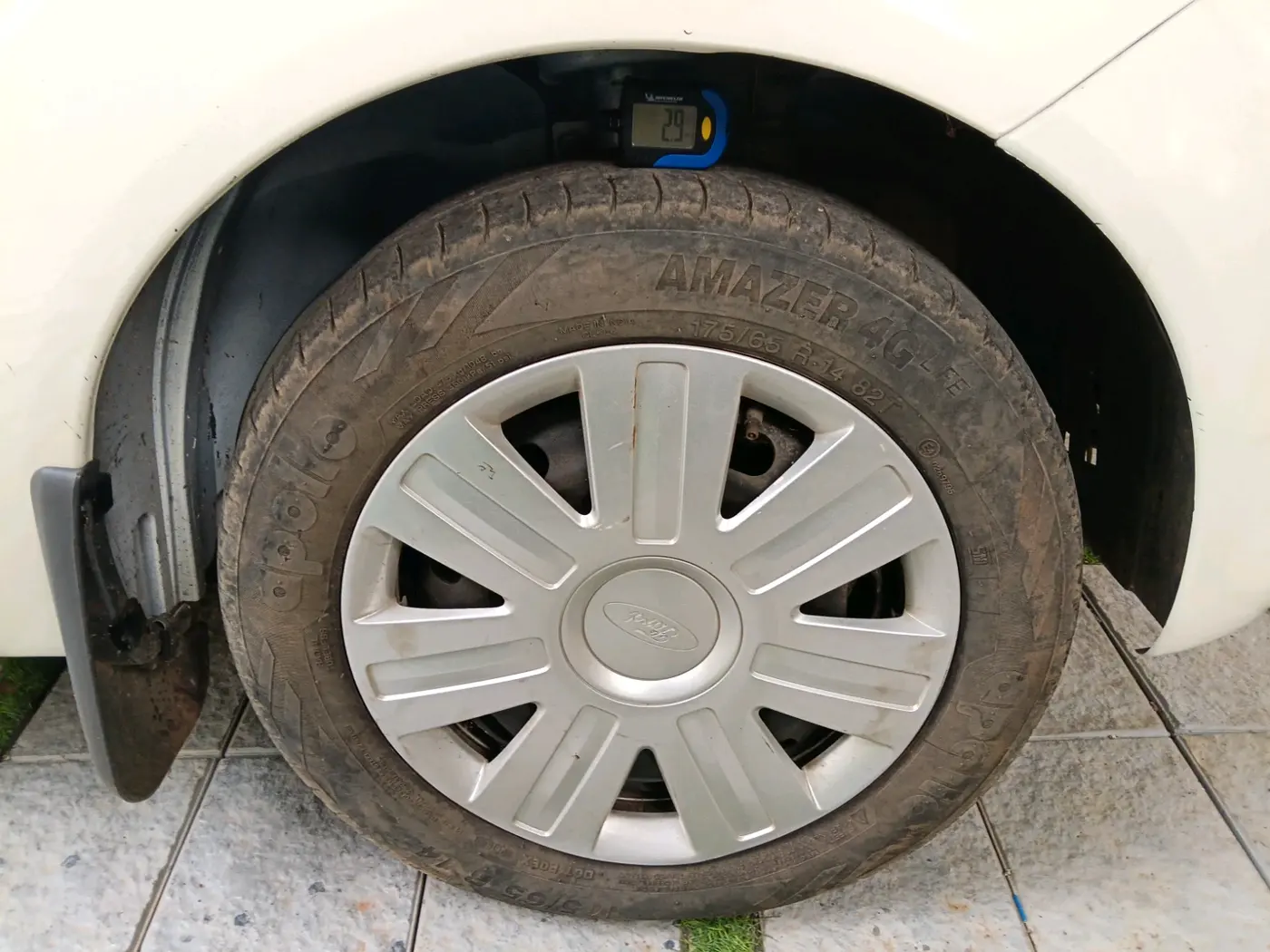 2012 Ford Figo ZXI 1.2 PETROL, Petrol, Manual, 65,450 km, tyre